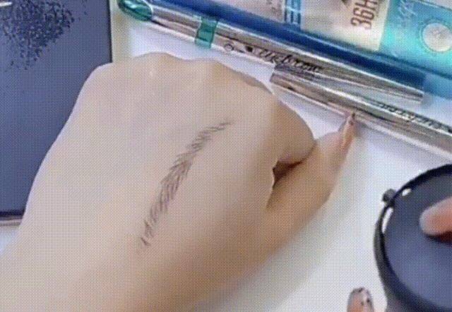 画眉为何普通女生“偏爱纹眉”，而女明星却很少纹眉？看完你就会知晓
