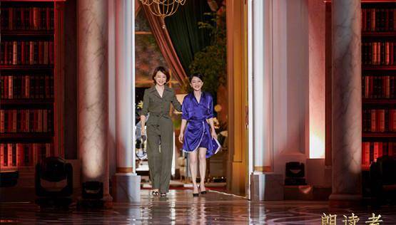 马尾 周迅这张脸没浪费！红唇黑衣拍高端手机广告，扎高马尾中国风好美