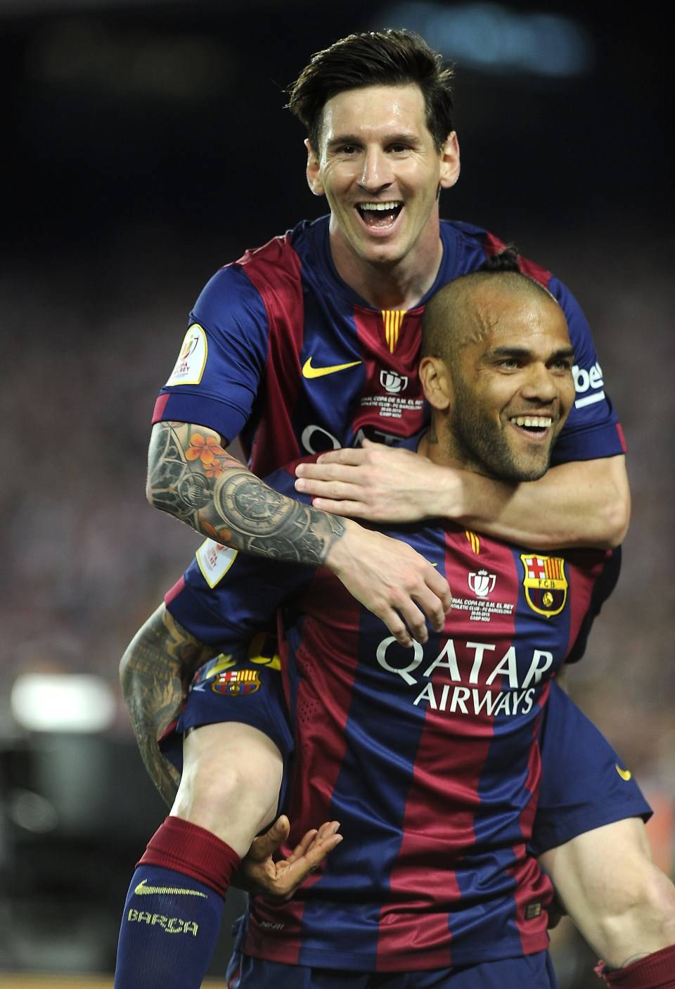 阿尔维斯喊话梅西回家没有比巴萨更好的地方了