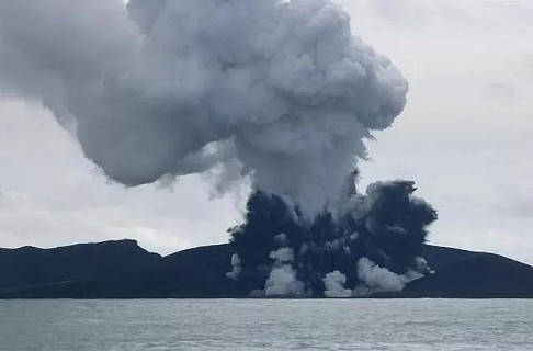 汤加遭受 灭顶之灾 欠中国4个亿 我们为何还要援助 国家 火山 图普 全网搜