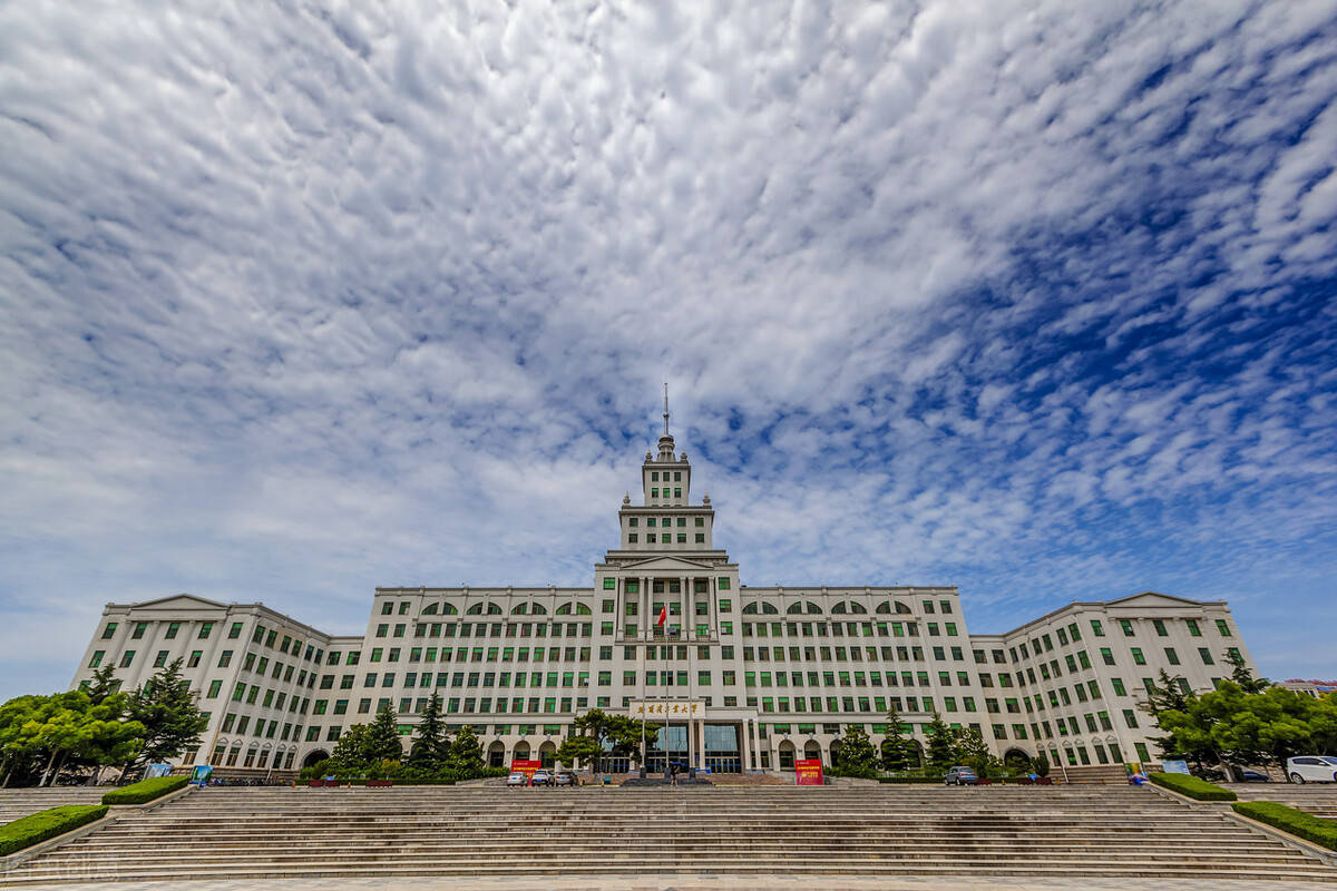 哈工大(深圳)的計算機類是錄取分數線最高的專業(類),比哈工大本部的