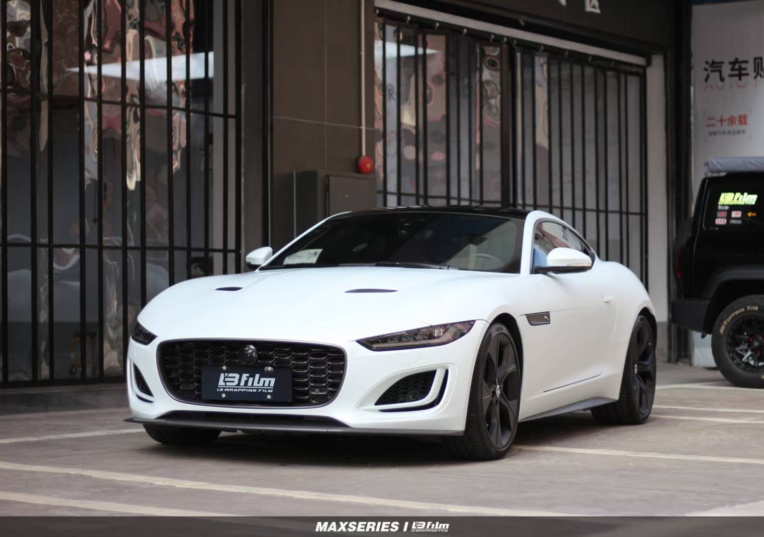 捷豹ftype全车贴膜lbfilm改色膜消光皓月白