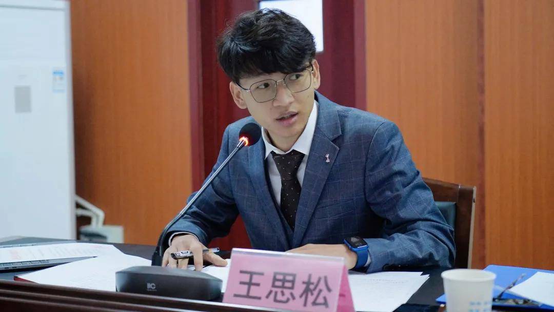 吴桥县餐饮行业协会秘书长王思松向全体与会人员汇报了关于协会组织