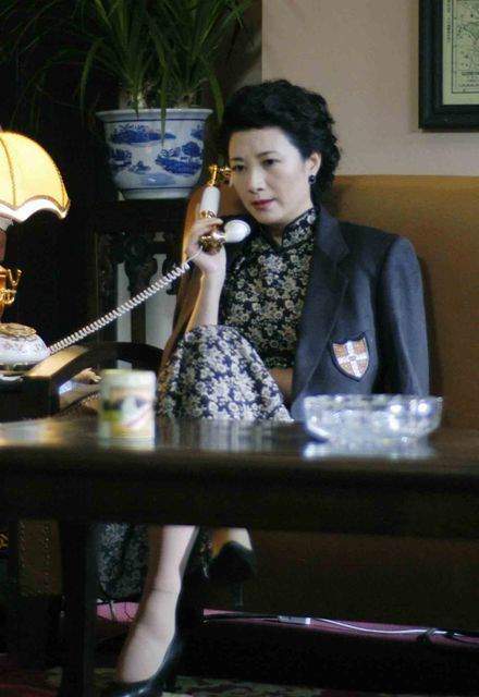 原创演员壮丽背着小三骂名嫁给唐国强用母爱感化继女对自己的仇恨