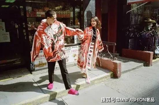 品牌 时尚 | 迪丽热巴这双毛毛拖鞋，简直可爱到犯规