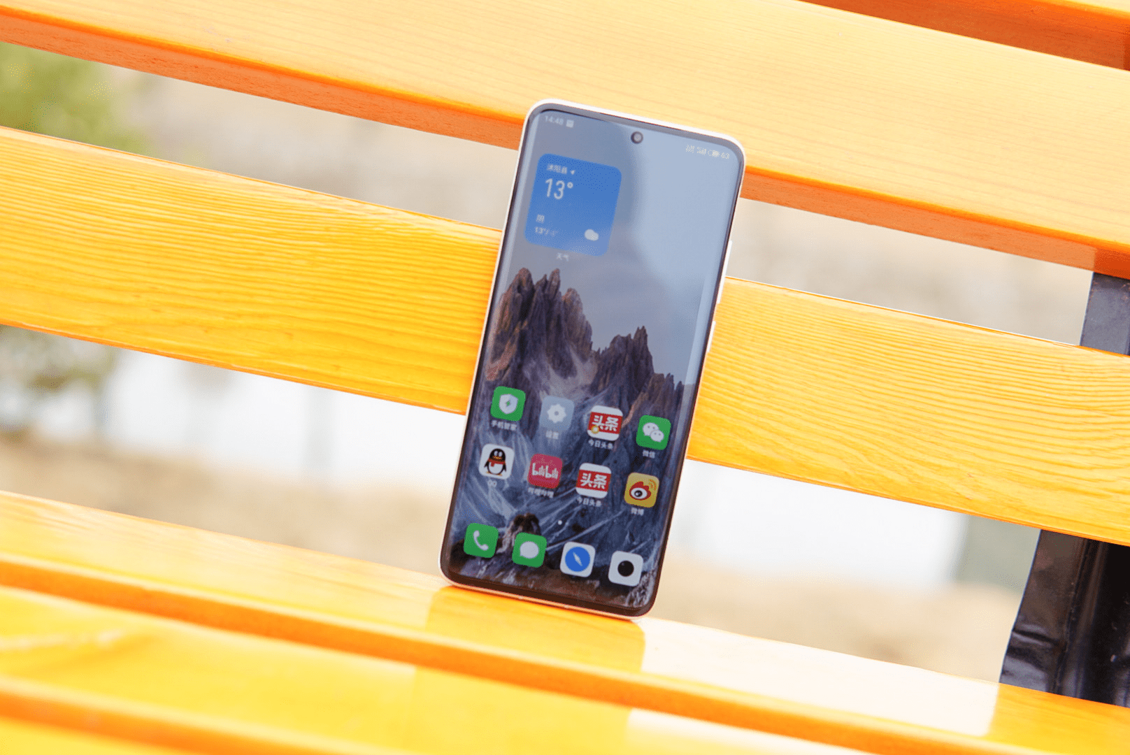 都是小屏旗舰机，为何魅族18s要比小米12更香？