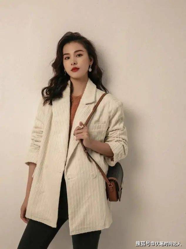 裙子 早春简约款怎么穿出“大牌范”？这几种搭配思路，蜕变从外到内