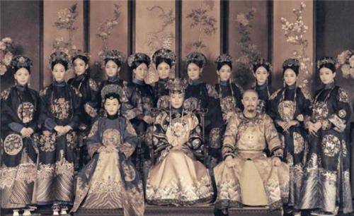 中国最专一的两位皇帝，一生只娶一位皇后，到死都不肯碰其他皇妃