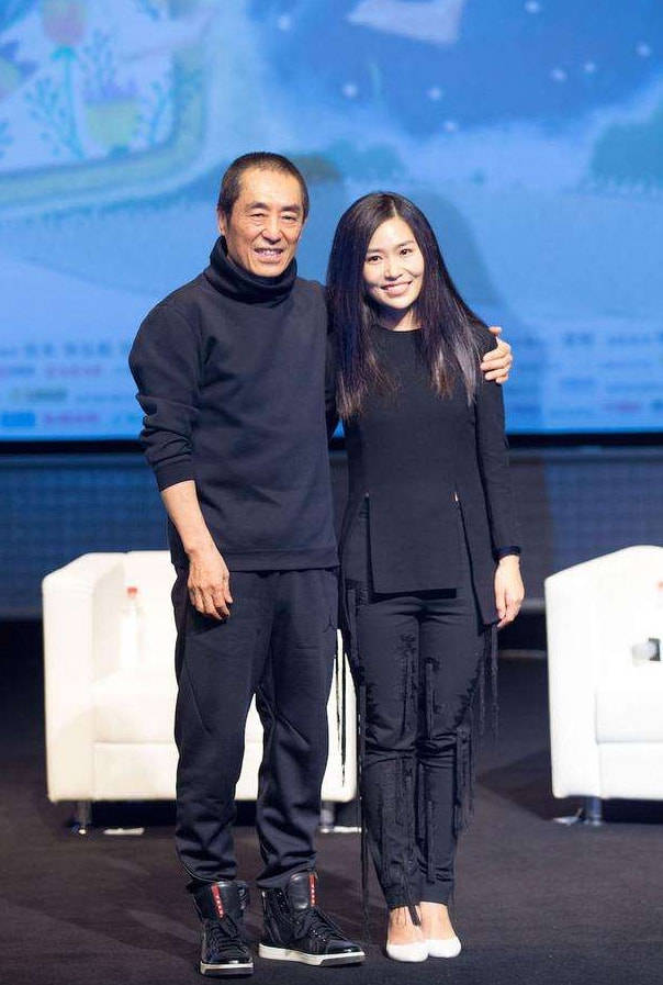 原创张艺谋跟女儿现身张末要颜没颜要身材没身材还没陈婷漂亮