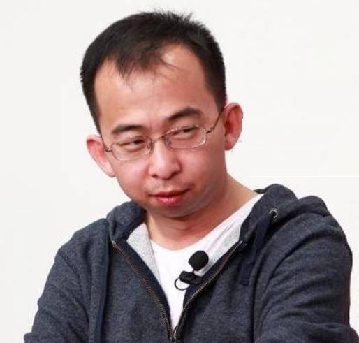 李大海只见林佑威与张玉华互相凝望、林炜双手捧起王宇婕