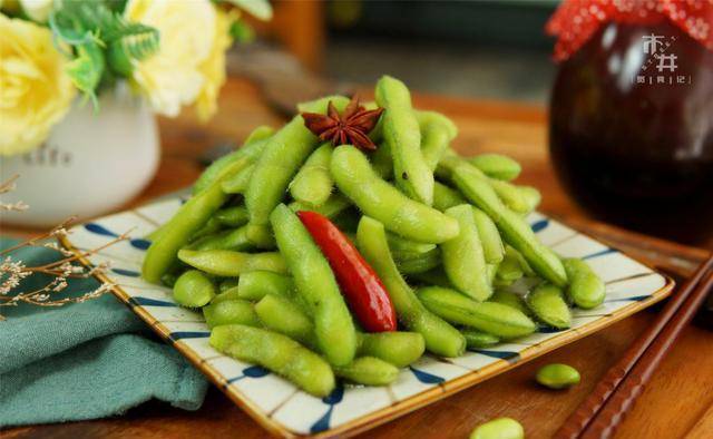 毛豆怎么煮好吃颜色还翠绿 497201c607834cf5a007bd76e5cca917.jpeg