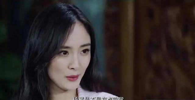 活动吉娜左右乱晃，赵露思鸵鸟颈，杨幂爱驼背，仪态短板滤镜也难救