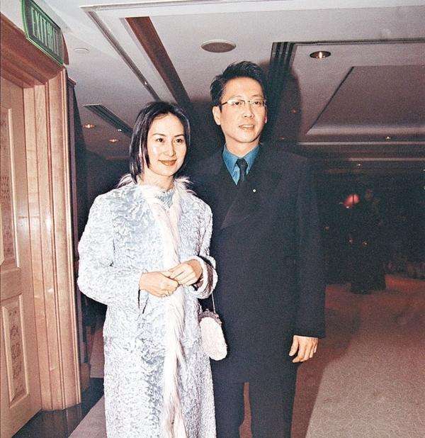 大哥因病去世,他以为稳稳继承百亿,谁知父亲只准他每月花2百万_许晋亨