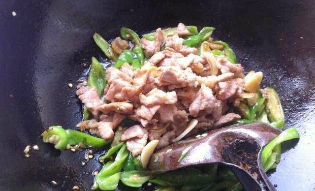 如何把肉炒得软烂 21babf3751f94f289ae5192f10deabb4.jpeg