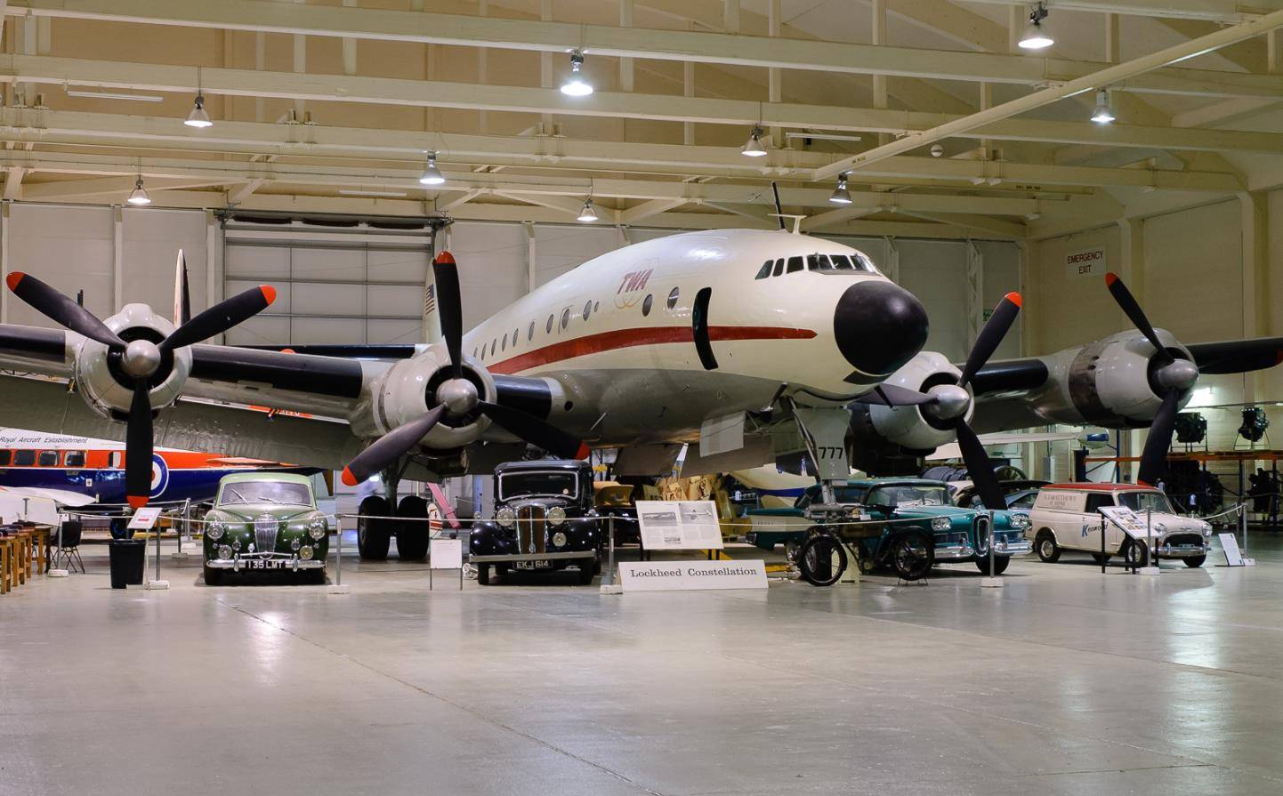 美军c-69运输机,在客机基础上改进而成,满足长距离作战!