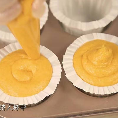 蛋糕胚怎么做不用低筋面粉 9ccf3dedb03940fe98179d8e7892cc2f.jpeg