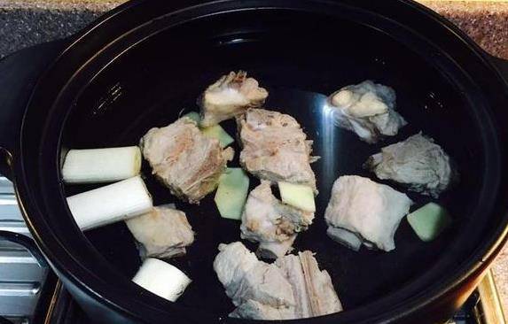 做红烧肉需要用开水焯一下吗 c6969962343d45b99ee96751ecd6390d.jpeg