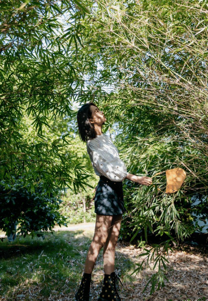 香芋 真是服了李沁的香芋紫穿搭！治愈色系的搭配超有范，真让人心动