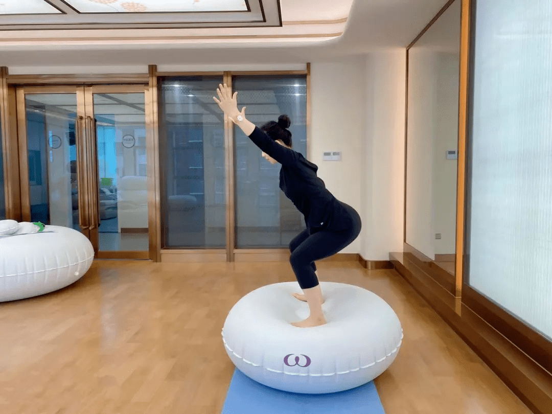 周杰伦押孕官宣丨昆凌孕肚照首曝光,为什么怀孕还能这么美?