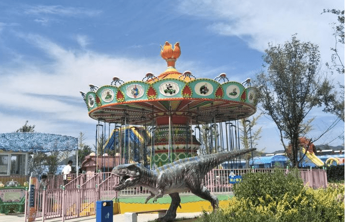 因此,在刚开业期间,九龙游乐园深受大家欢迎大家欢迎,每日到这里的