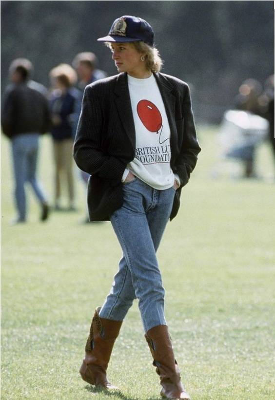 卫衣 跟着戴安娜王妃学穿搭，卫衣也能穿出高级优雅，也太会了吧