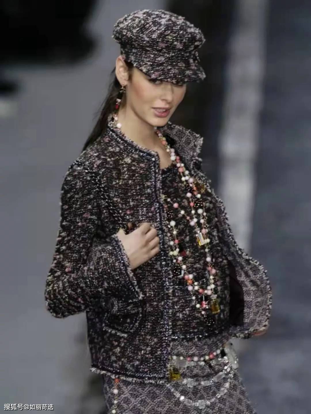 黑色 人间香奈儿新年穿搭？定制版“jennie”？人间值得，安排起来！！