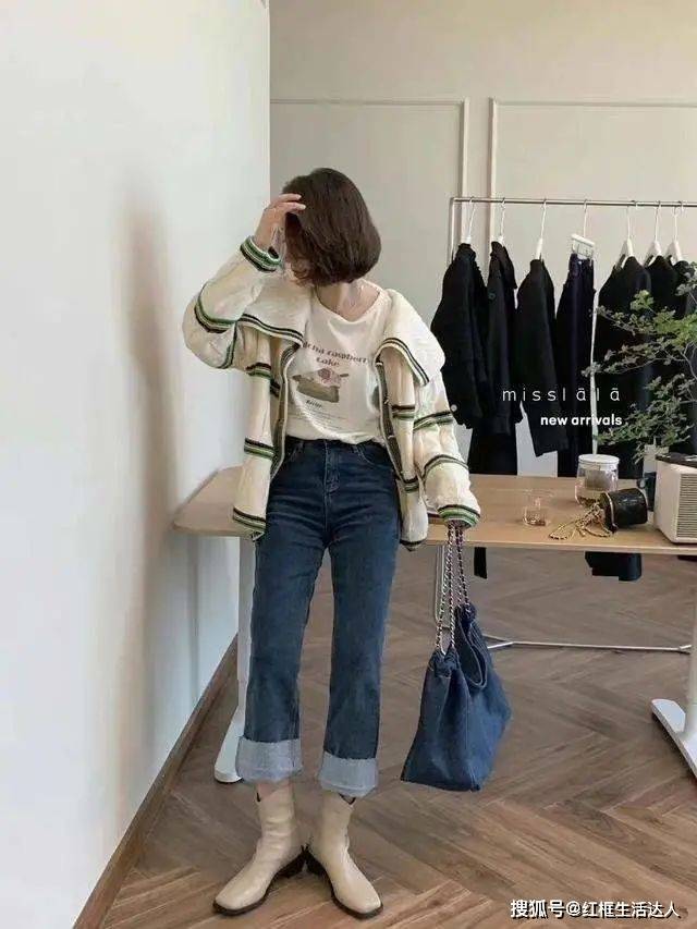 整体 今年火了一双鞋叫：“无痕靴”，时髦洋气还显瘦，穿对了特有气质