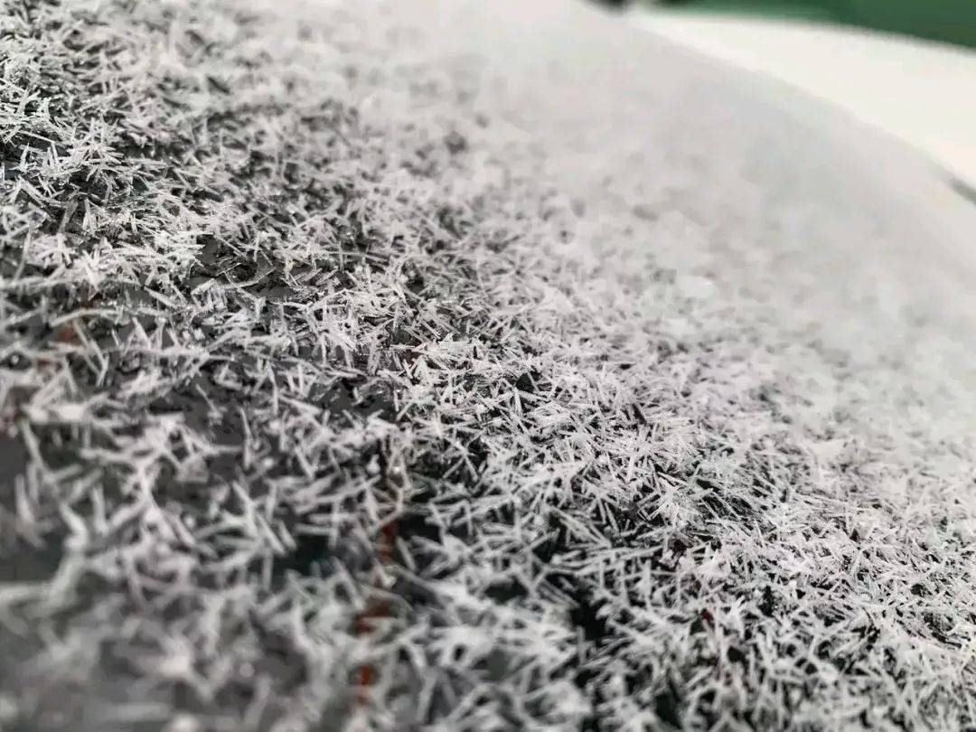 今年以来最强大范围雨雪来袭_雪花_冰晶