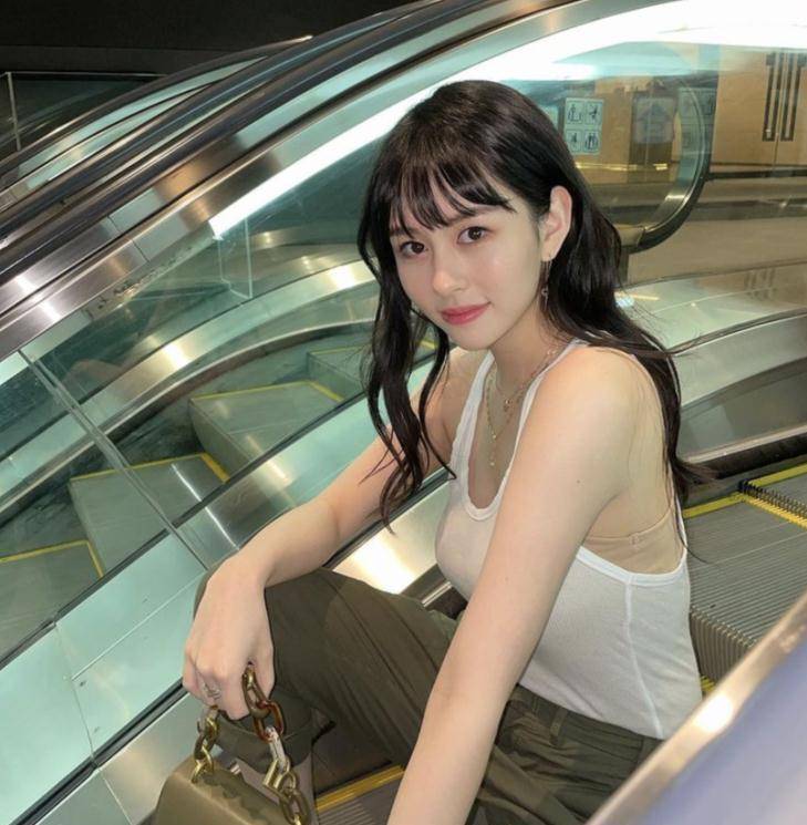 而作为压阵石牛的存在又显出几分豪气—李现前女友