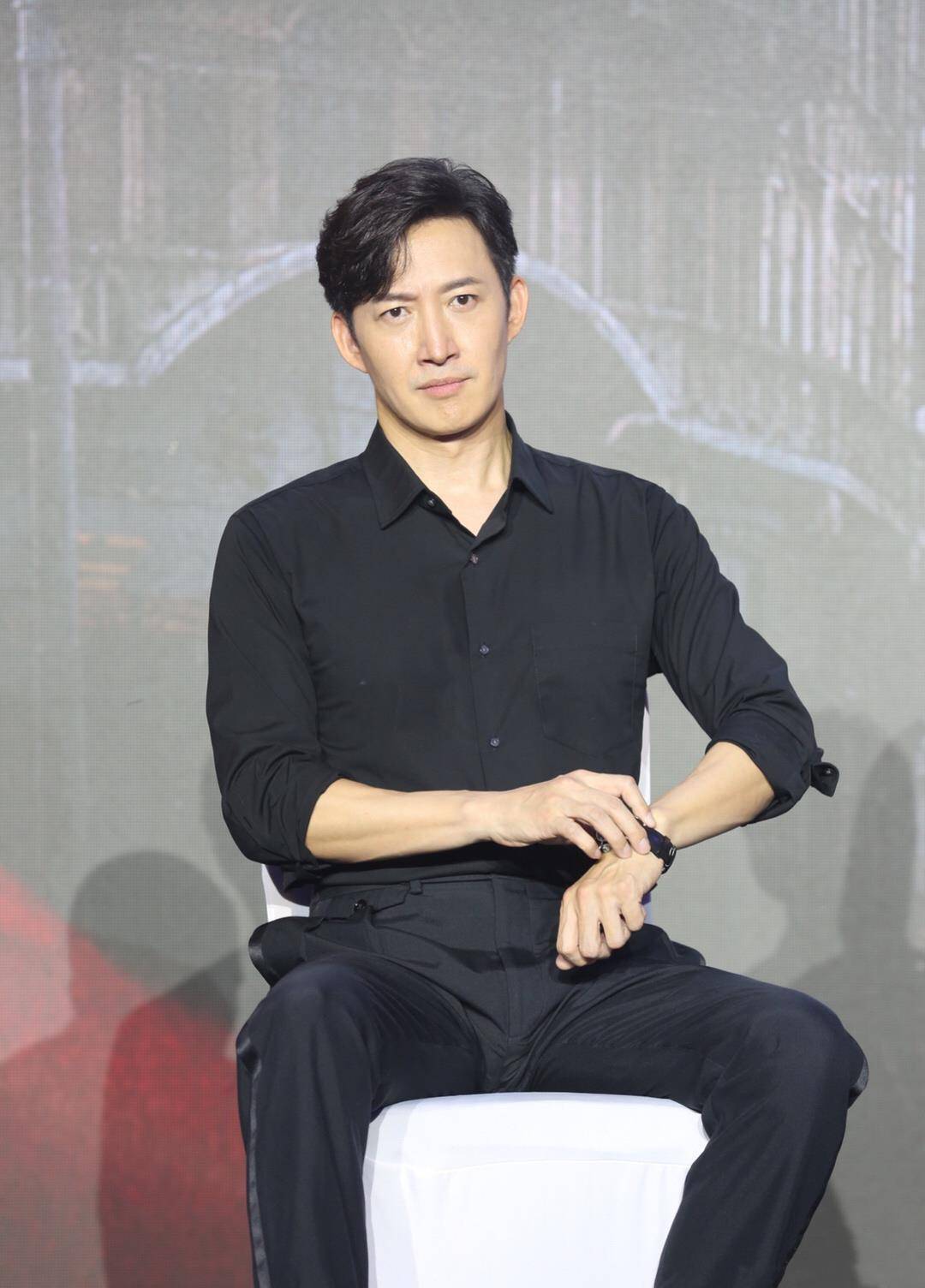 叔叔圈的演技代表王阳终于爆火,自律的中年演员太有魅力_张铎_感情_伤口