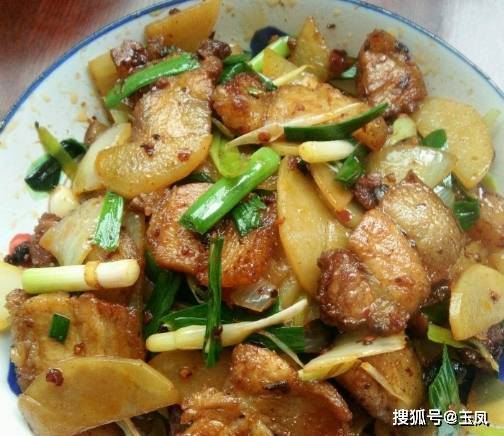 下锅|做回锅肉时，很多人省略了这一步，直接下锅，难怪肉不嫩还有腥味