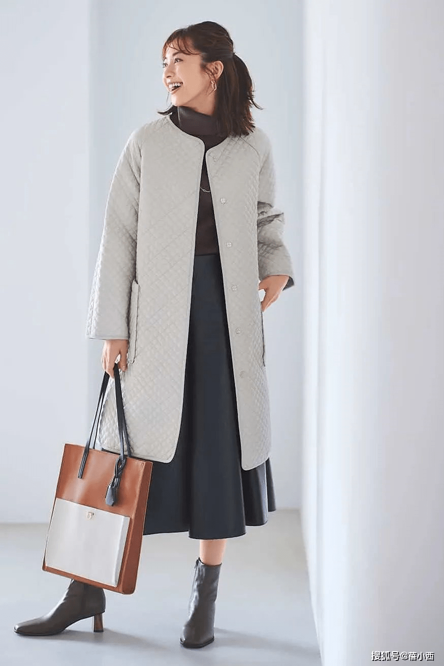 显得 牛仔裤哪有半身裙优雅？看日杂博主的神仙搭配方案，高级又简约