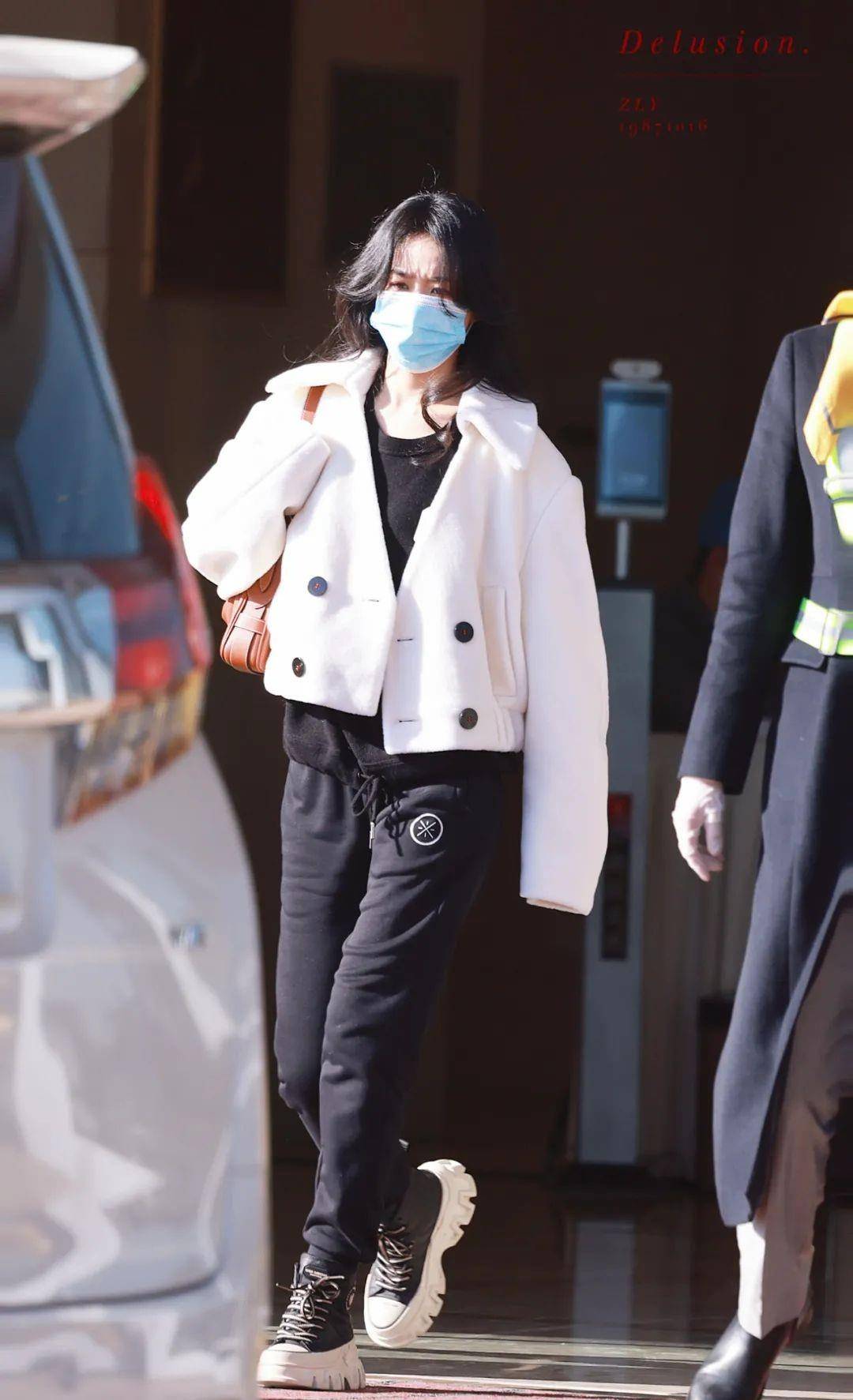 卫衣 春晚路透生图：终于扒出了女明星私服品牌，几百到几万都有