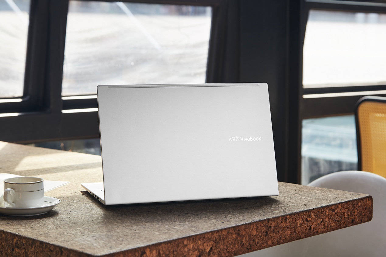 vivobook15 x的轻薄机身专为移动办公而生,产品a面