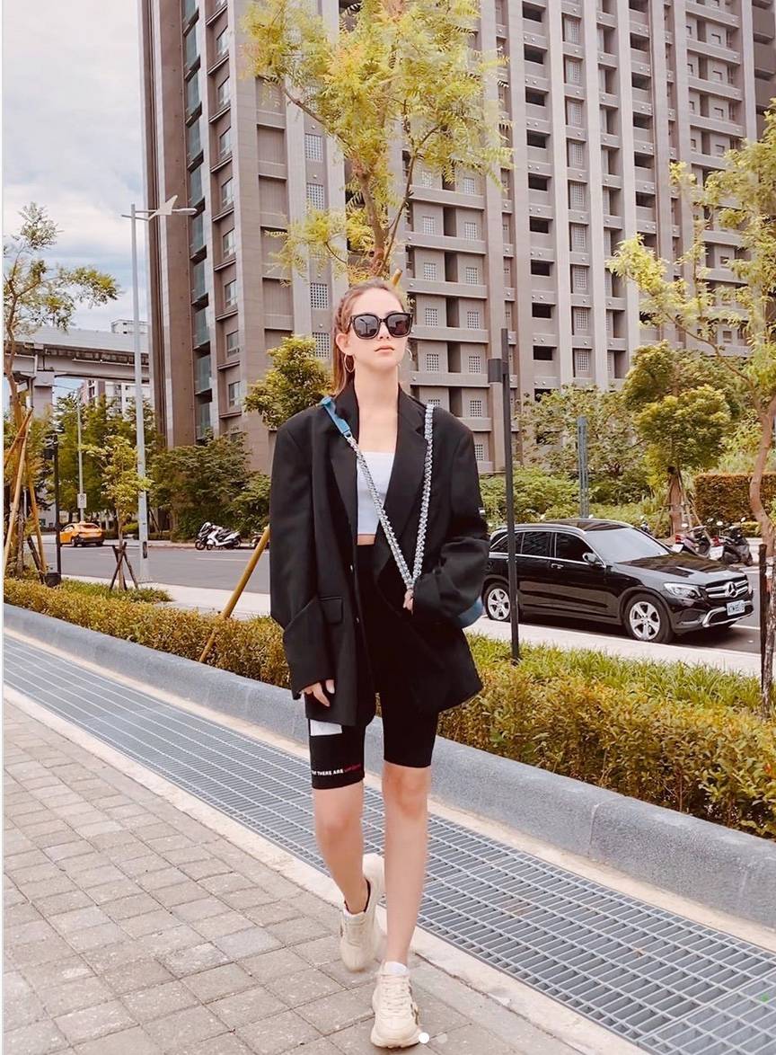 戴上一 昆凌驾驭力超强,不愧是国民女神,无论什么风格都能妥妥驾驭