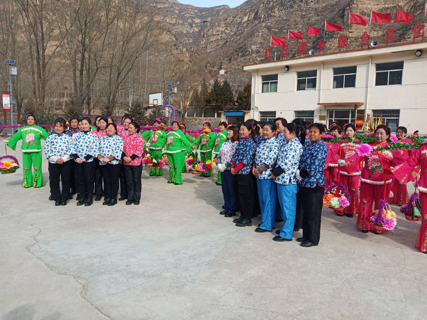 2022年全国"村晚"示范展示活动主题为"欢乐过大年·喜迎冬奥会