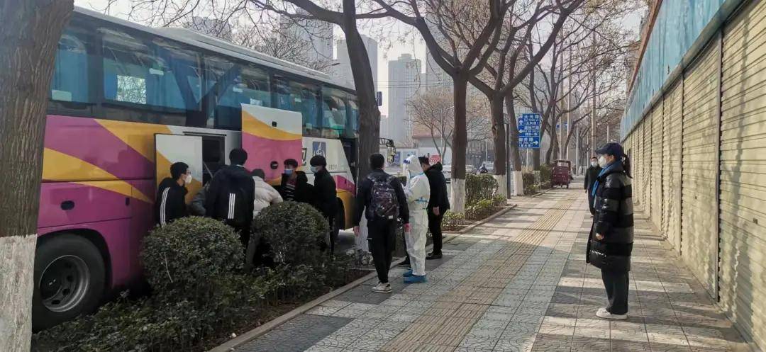 “疫”路回家 有爱相随 | 西安职业技术学院护送学生平安返乡