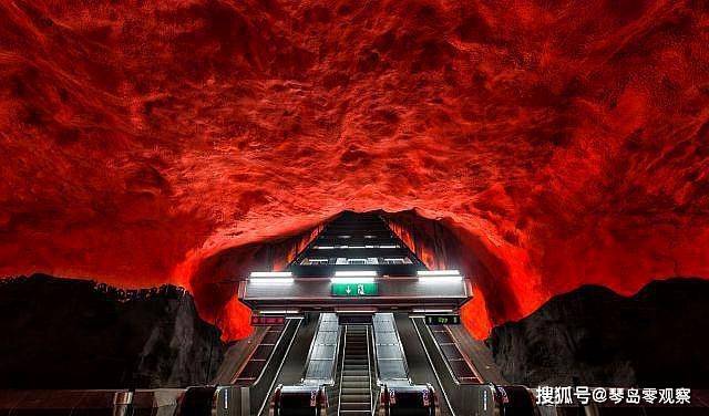 瑞典斯德哥尔摩地铁站，世界上最绚丽的地铁站，最长的艺术长廊