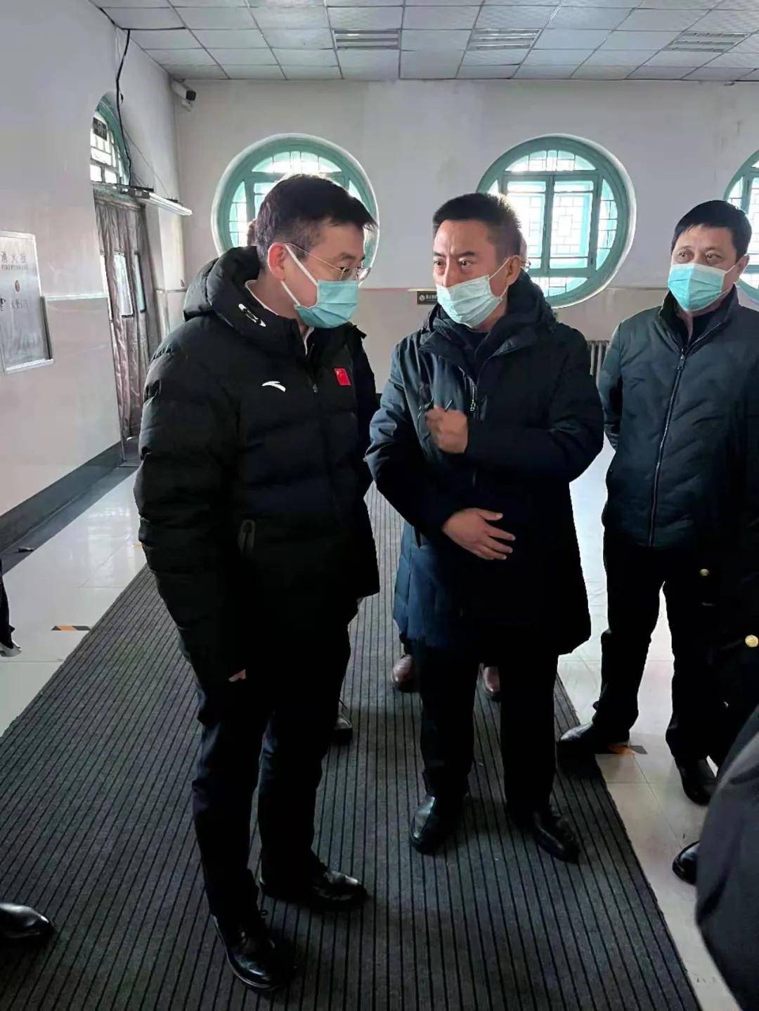 双城区委副书记区长赫彦明检查疫情防控安全工作慰问一线工作人员