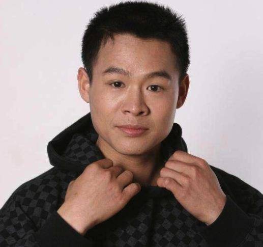 他是李连杰的替身拍戏40天只拿到三千块片酬如今回乡创业