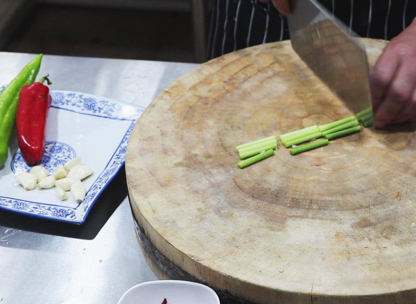 干锅肥肠|大厨教你做地道的干锅肥肠，麻辣诱惑下饭菜，让你吃一次就爱上它