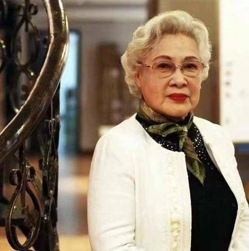 秦怡迎来100岁生日,93岁还在青藏高原拍戏,不要替身_工作_文章_都站