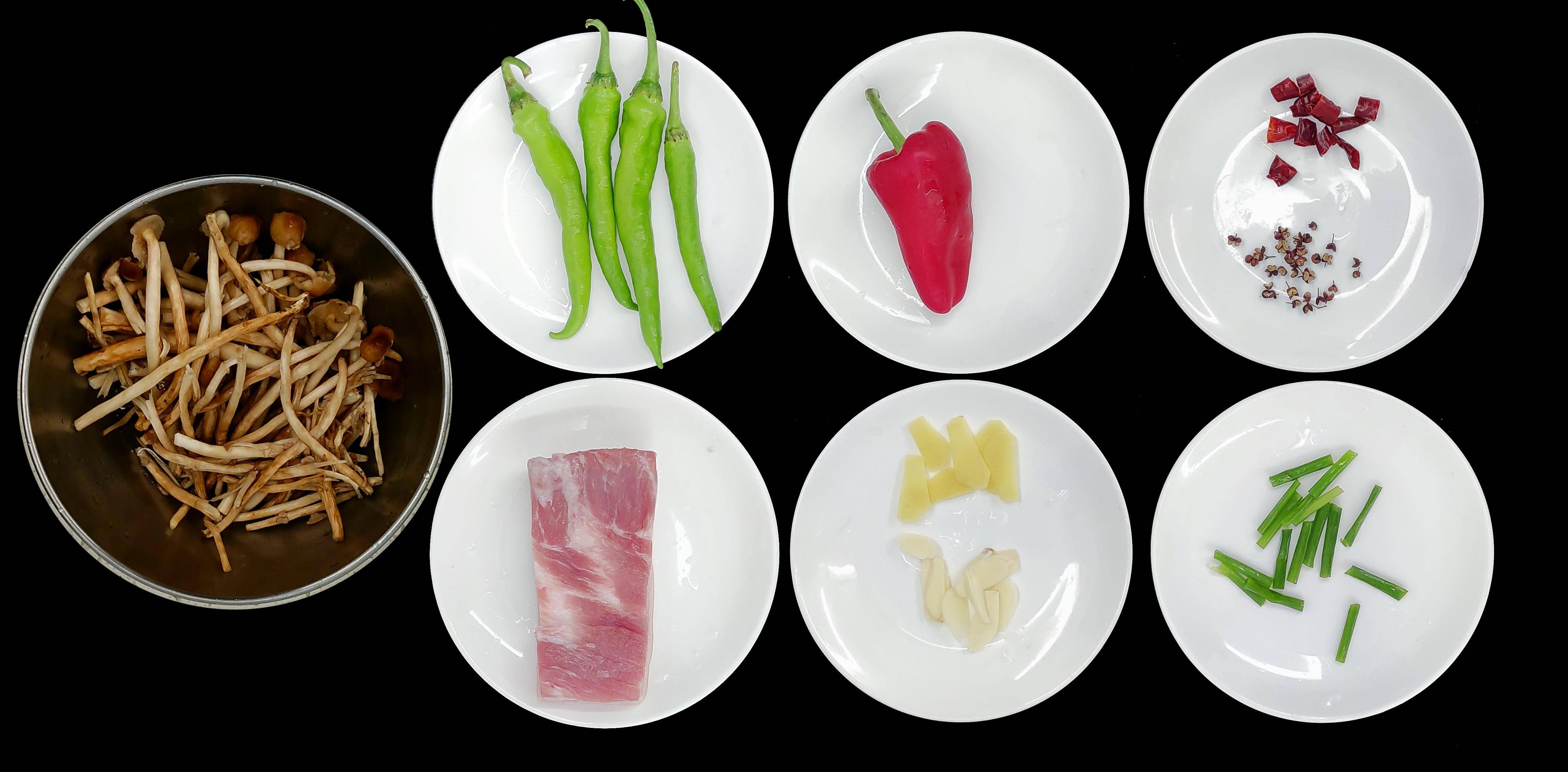 姜片|強(qiáng)身健體 茶樹(shù)菇炒肉，不加味精自來(lái)鮮 抗氧化 增強(qiáng)體質(zhì)防感冒