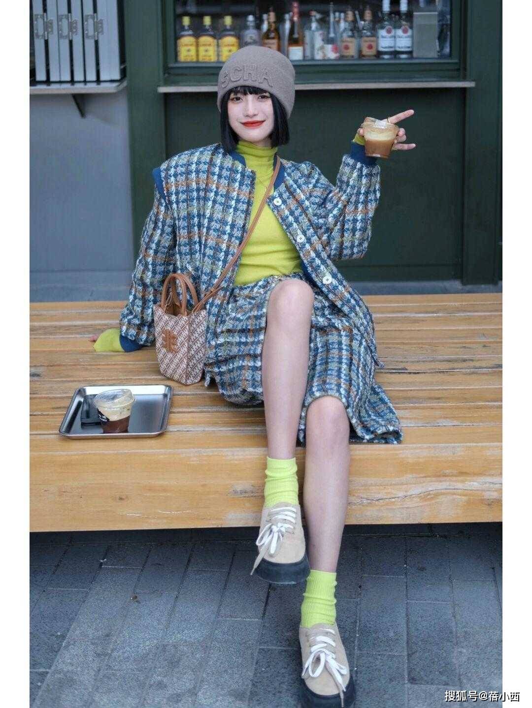 牛油果 新年多穿流行色,这4种超显白的色彩真高级,搭配思路都总结好了