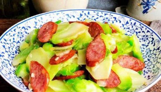 炒什么菜放剁椒好吃 04b311e70161483389610ea279e6a0be.jpeg