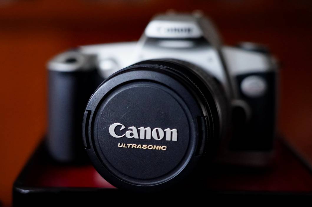 书柜翻出佳能kiss相机：想起双耳锅的故事，还有同日本和尚的交往