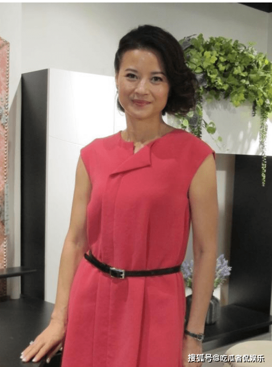 大概是刘永对她的伤害太大,又或是为了一双儿女,黎燕珊放弃了婚姻.