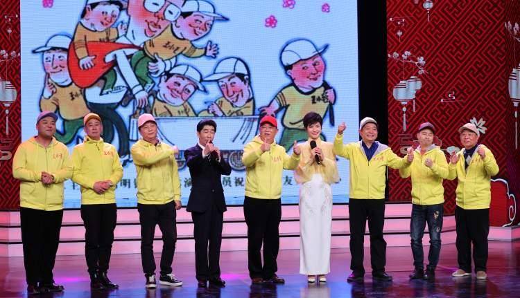 年初三晚上三代王小毛重聚上海观众的回忆杀来了