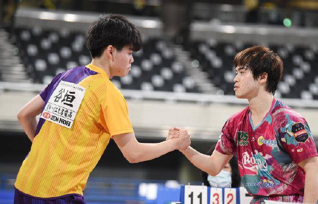 日本男乒内斗冷门不断 张本意外丢两局 两位前赛会冠军无缘16强 和卓 高木 男单
