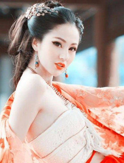 会自曝与唐季礼的感情纠葛,一时间林心如再次被推上舆论的风口浪尖